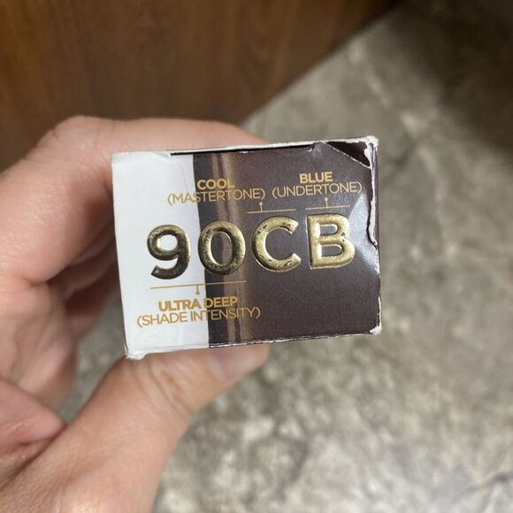 Urban Decay Stay Naked Weightless Liquid Foundation NIB Authentic 90CB - Picture 3 of 3